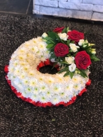 Traditional Massed Wreath White and Red